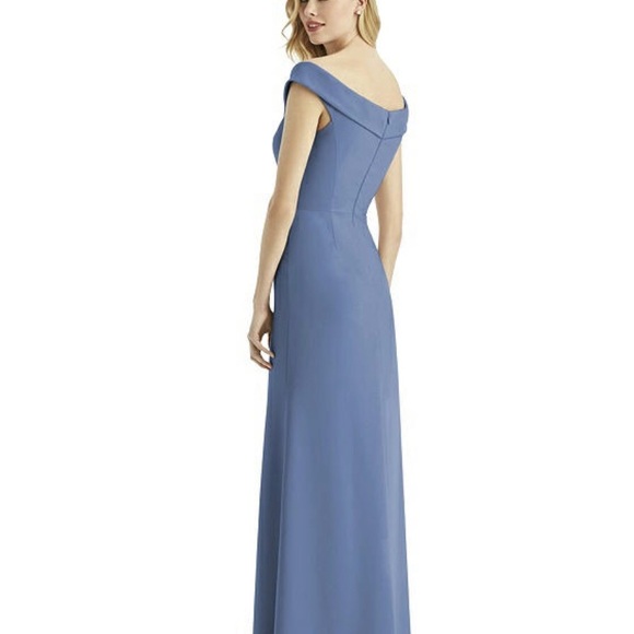 Evening dress - Picture 2 of 2